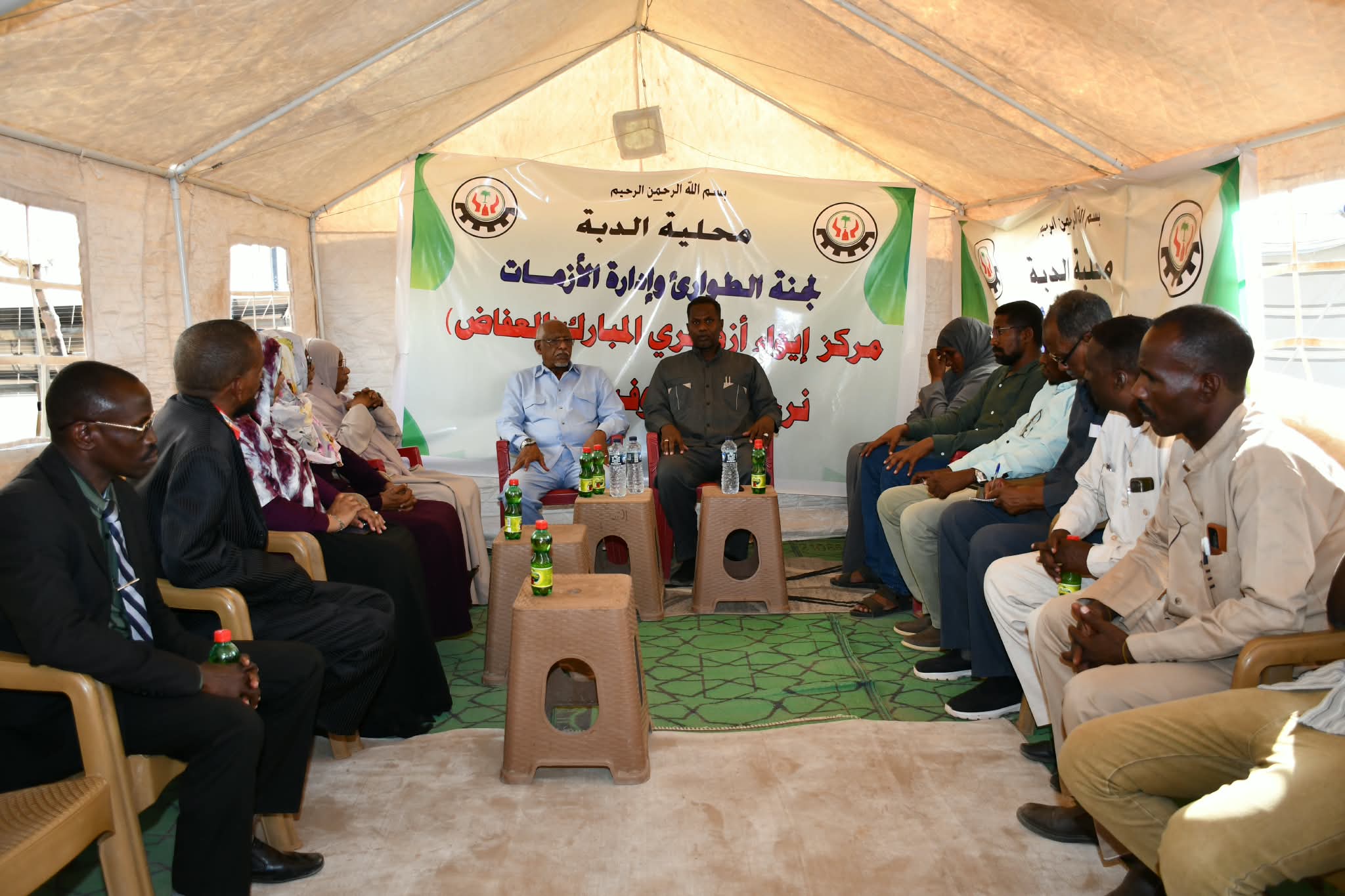 و فد الآلية الوطنية لحقوق الإنسان يتفقد أوضاع النازحين بمعسكر العفاض