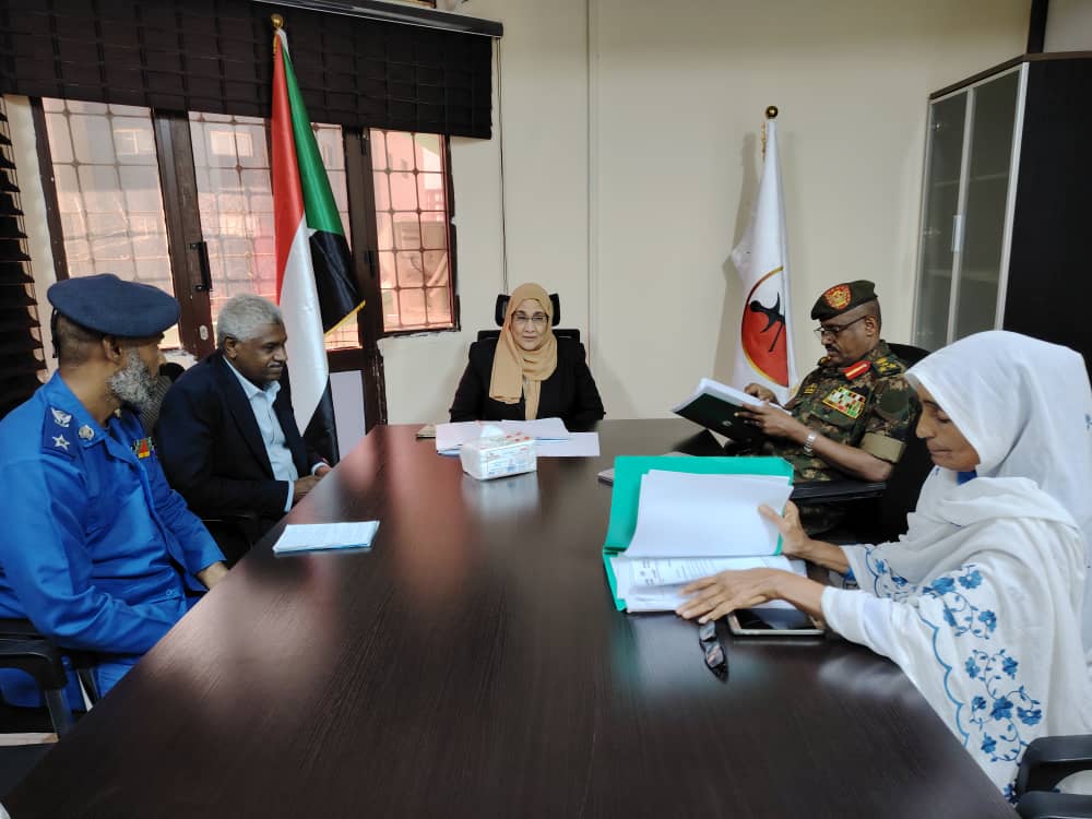 رئيس اللجنة الوطنية لمكافحة الاتجار بالبشر تطالب  بتوحيد الجهود الوطنية في ملفي الاتجار بالبشر والهج