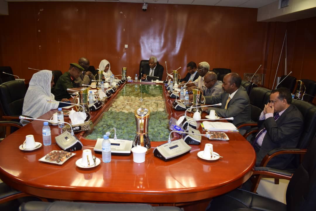رئيس اللجنة الوطنية يشيد بالجهود الوطنية في رفع اسم السودان من المرتبة الثالثة الي الثانية 