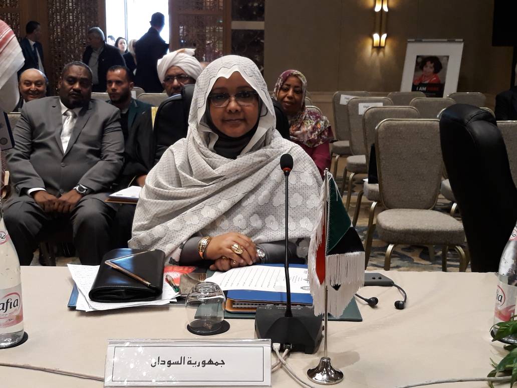 وزيرة الدولة بالعدل تؤكد دعم حكومة السودان لقضايا اللاجئيين وفاقدي الهوية