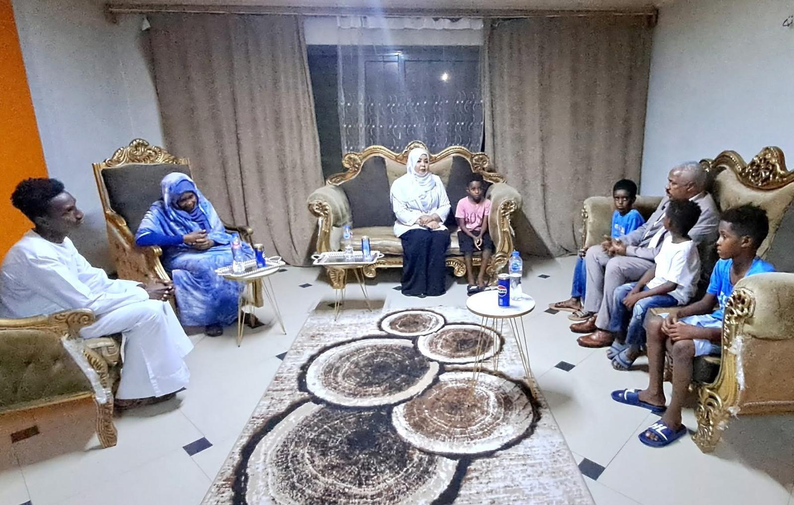 وزارة العدل و السفارة السودانية تطمئنان علي  أسرة الفقيدة  صفاء إبراهيم الطيب