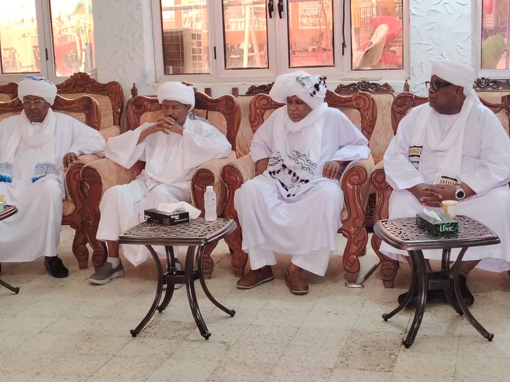 وزير العدل يتلقي التعازي في شهيد الوطن المستشار العام/ صديق عثمان القاسم 